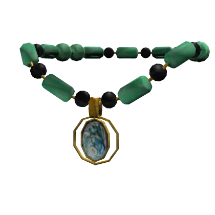 Нефритовое ожерелье с подвеской из ракушек